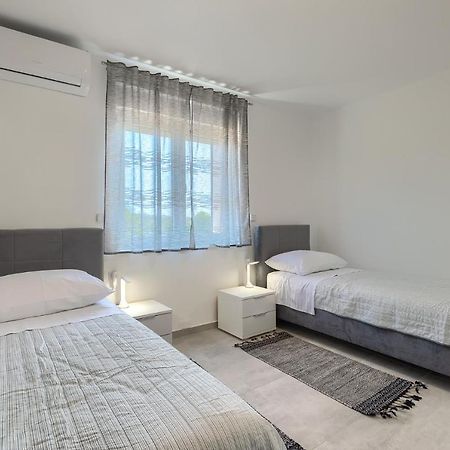 Apartments Medulin 2217 Екстер'єр фото