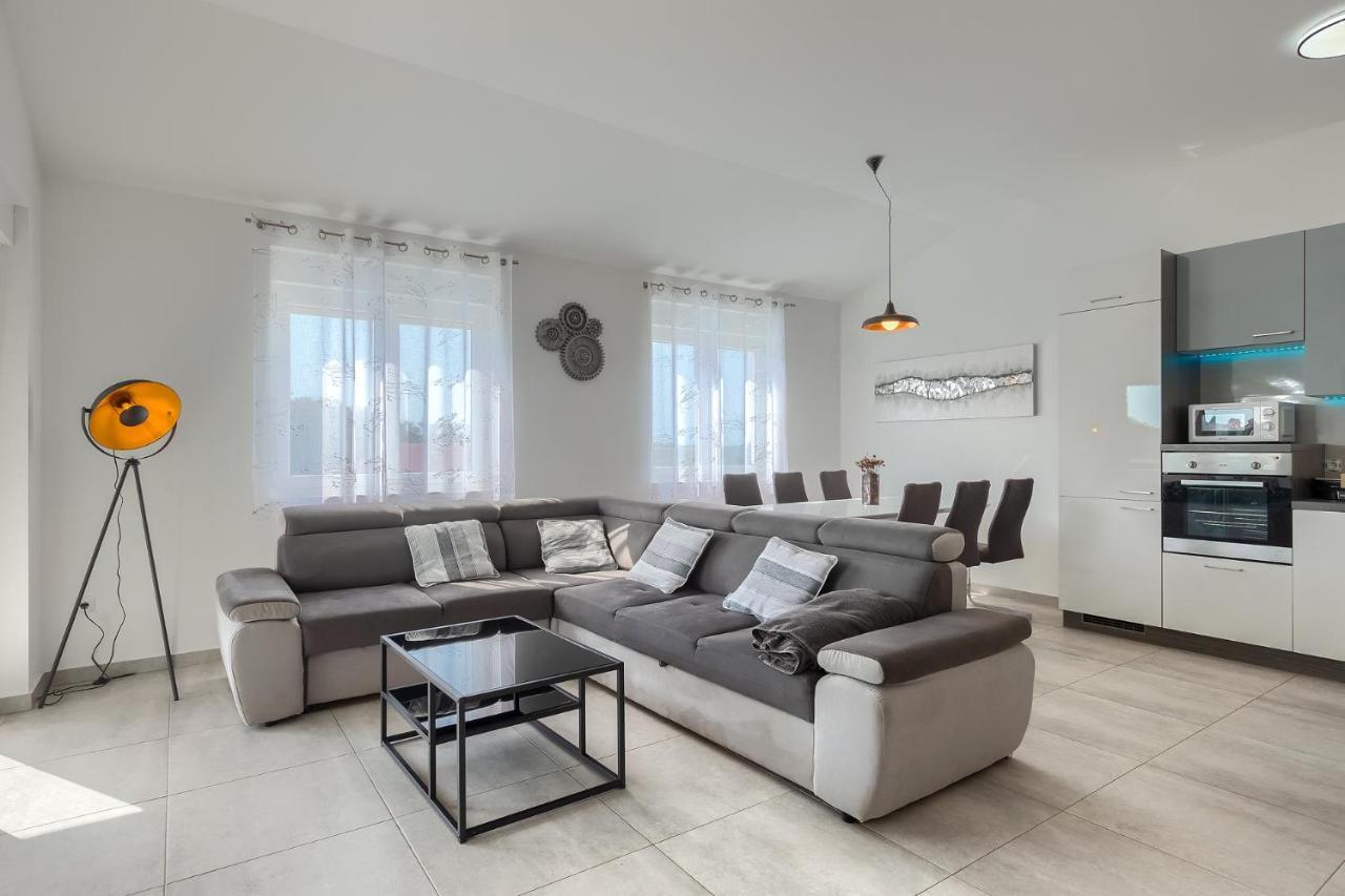 Apartments Medulin 2217 Екстер'єр фото