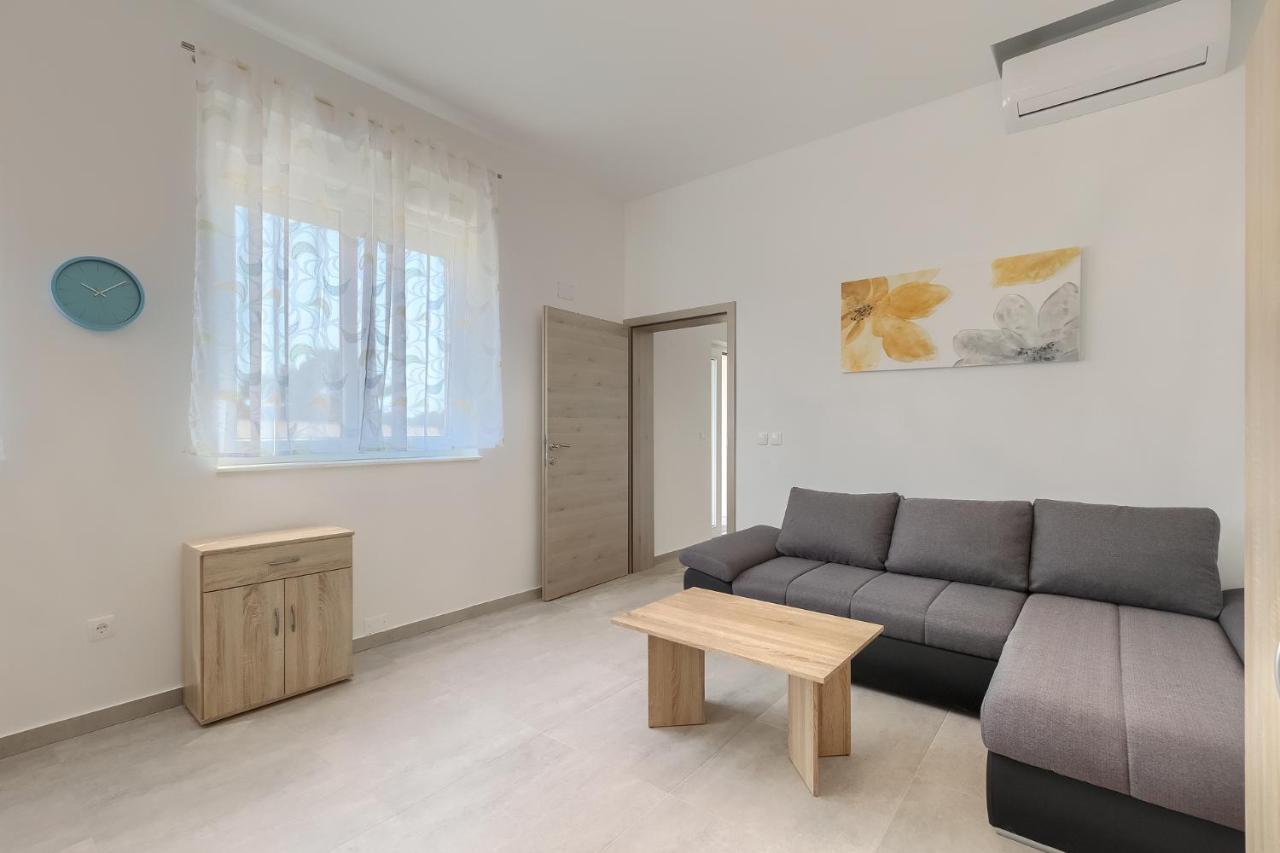 Apartments Medulin 2217 Екстер'єр фото