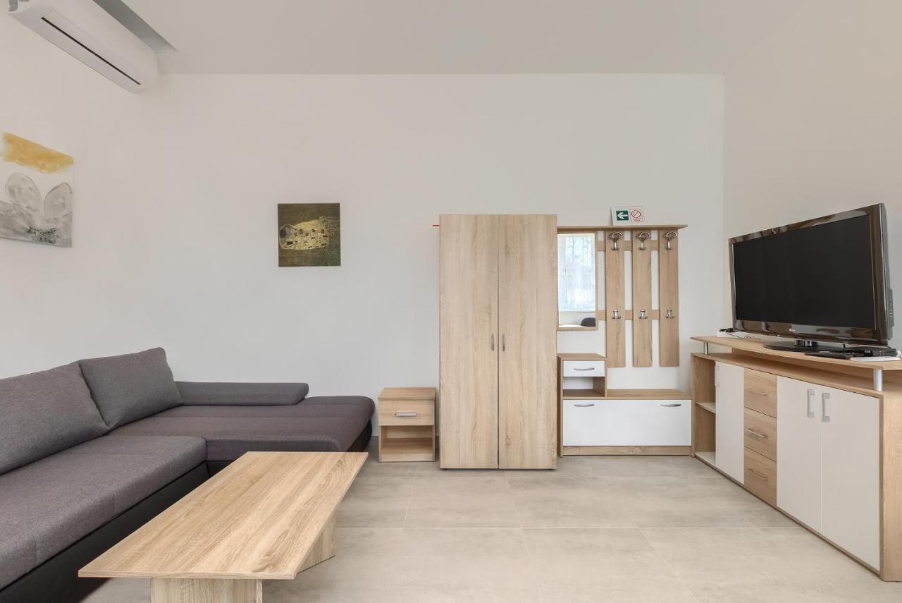 Apartments Medulin 2217 Екстер'єр фото
