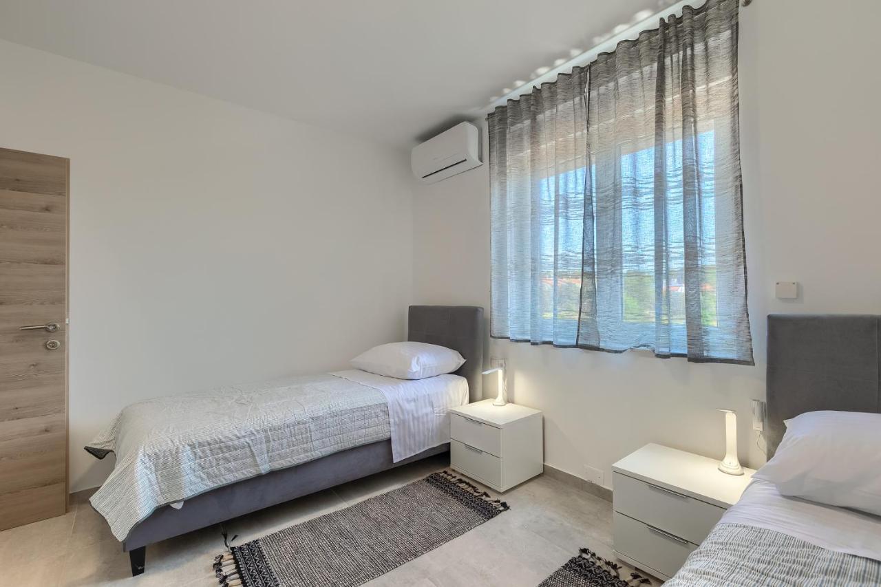 Apartments Medulin 2217 Екстер'єр фото