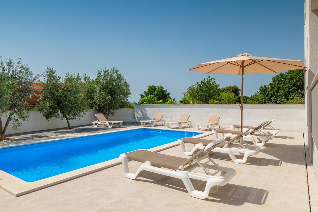 Apartments Medulin 2217 Екстер'єр фото