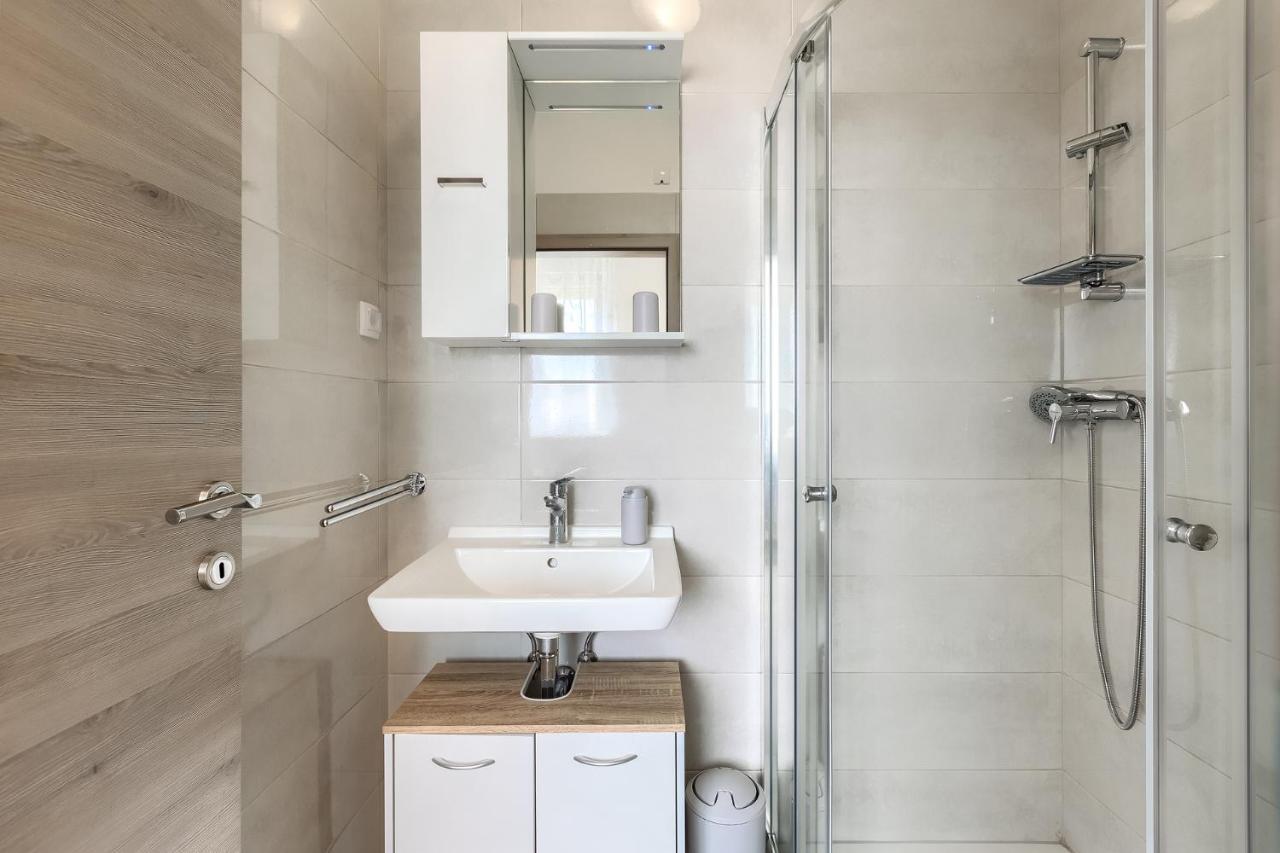 Apartments Medulin 2217 Екстер'єр фото