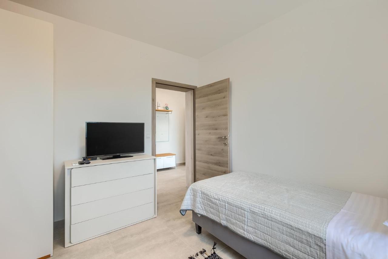 Apartments Medulin 2217 Екстер'єр фото