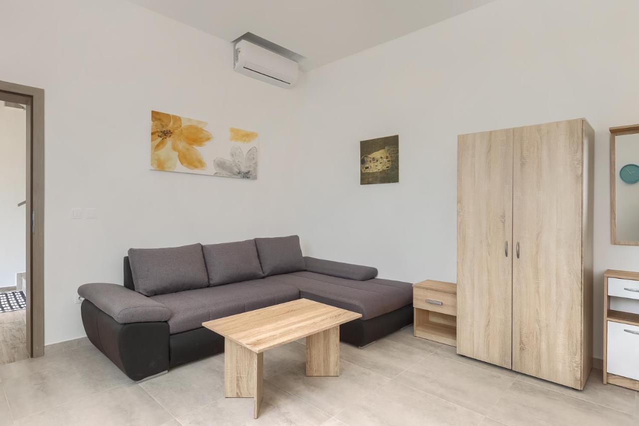 Apartments Medulin 2217 Екстер'єр фото