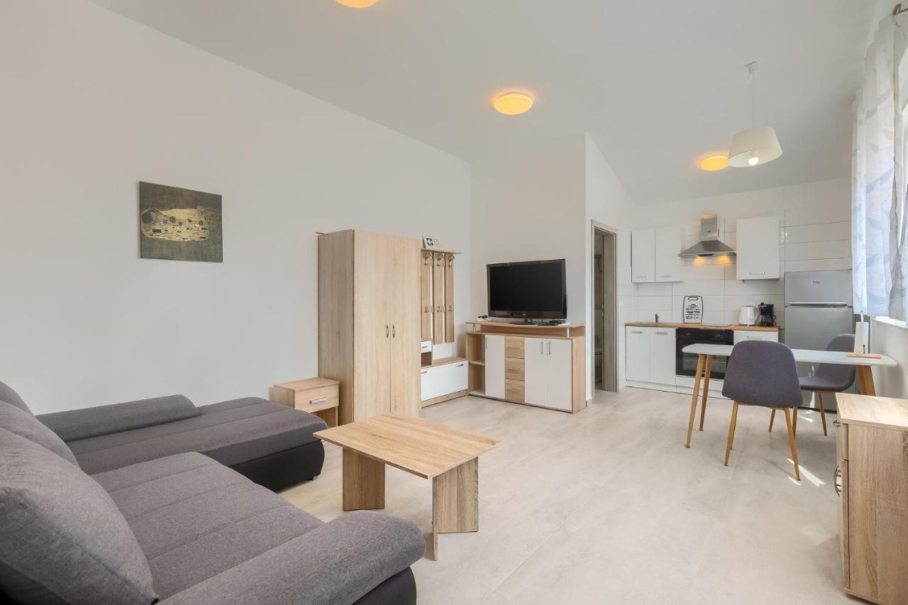 Apartments Medulin 2217 Екстер'єр фото
