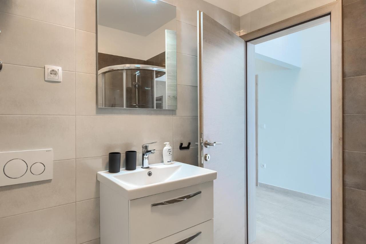 Apartments Medulin 2217 Екстер'єр фото
